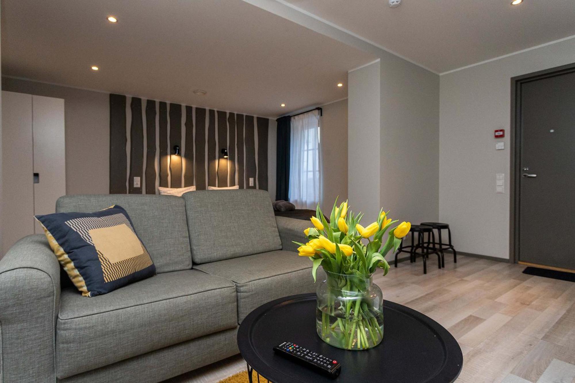 Johan Suites & Spa Kuressaare Buitenkant foto